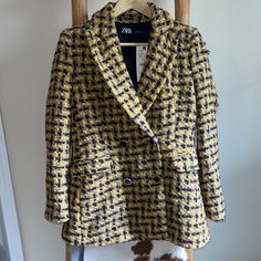 Small Zara Double-breasted Fall Blazer, Chic Yellow Blazer For Fall, Chic Yellow Fall Blazer, Zara Casual Yellow Outerwear, Yellow Long Coat For Fall, Zara Yellow Winter Outerwear, Zara Yellow Outerwear For Work, Yellow Winter Workwear Outerwear, Yellow Outerwear For Workwear In Fall