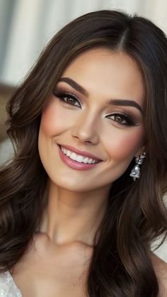 Brown Hair Brown Eyes Bridal Makeup, Bridal Makeup For Brown Eyes Winter, Bride Makeup Brown Eyes Brunettes, Bridal Makeup Brown Eyes, Wedding Hair And Makeup Brunette, Makeup Ideas For Brunettes, Timeless Bridal Hair, Indian Veil, Romantic Bridal Makeup