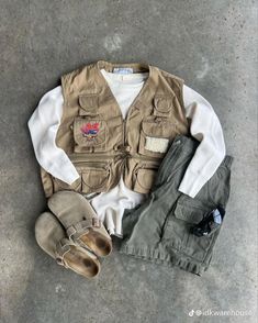 College Fits, Cold Fits, Guys Clothing Styles, Tactical Vest, Mens Fashion Streetwear, Vintage Fits, Vest Outfits