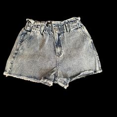 - Roll-Up Hem High Waist Denim Shorts - Side & Back Pockets - Elastic Ruffle Detail Waist - Front Button & Zipper - Washed Style Model Height: 5'9", Wearing A Small. Small Medium And Large Available Small: Waist 25-28 Inches, Rise 13 Inches Medium: Waist 29-31 Inches, Rise 14 Inches Large: 32-34 Inches, Rise 14 Inches 90% Cotton 10% Polyester Super High Waisted Jeans, Leather Culottes, Culotte Shorts, High Waist Denim Shorts, Mom Denim, Tie Waist Shorts, Velvet Shorts, White Denim Shorts, High Waist Denim