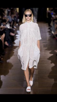 STELLA MCCARTNEY  spring 2013 ready to wear Frozen Fashion, Moda Paris, Ladies Of London, White Fashion, Sport Fashion