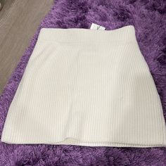 White Sweater Ribbed Mini Skirt From Zara. Fits True To Size White Stretch Skirt For Winter, Casual Beige Ribbed Skirt, White Stretch Ribbed Skirt, White Ribbed Stretch Skirt, White Winter Skirt For Day Out, Zara Casual Stretch Skirt, Trendy White Zara Mini Skirt, Casual Ribbed Mini Skirt For Spring, Casual Fitted Ribbed Mini Skirt