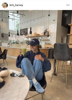 Spezials Outfit Women, Adidas Samba Outfit, Samba Outfit, Skandinavian Fashion, Insta Ideas, Adidas Spezial, Foto Poses, Mode Casual, Adidas Outfit