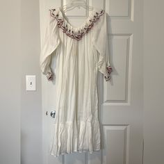 Price Is Firm. Doen Solaris Nightgown In Strawberry Embroidered, Salt Colorway. Nwt. Adorable Solaris Nightgown With Strawberry Embroidery 100% Organic Cotton / Semi-Sheer Flowy & Loose Fitting - Length 48” White Peasant V-neck Dress, Embroidered Summer Loungewear Dresses, White Peasant Embroidered Dress, White Embroidered Maxi Dress For Daywear, Bohemian White Sleepwear For Daywear, White Peasant Dress For Daywear, White Daywear Dress With Embroidered Hem, White Bohemian Nightgown For Loungewear, White Bohemian Nightgown For Spring