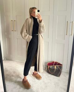 Slippers Outfit, Skandinavian Fashion, Uggs Outfit, Casual Work Outfits, Mode Inspo, Autumn Outfit