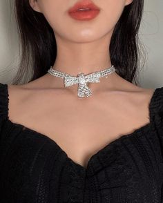 Wear this with a low neckline top. Perfect for dinner dates Adjustable Three-layered chain Low Neckline Top, Diamond Necklace Choker, Bow Choker, Fashion Chingu, Dinner Dates, Layered Chain, Lace Gloves, Low Neckline, Skull Face