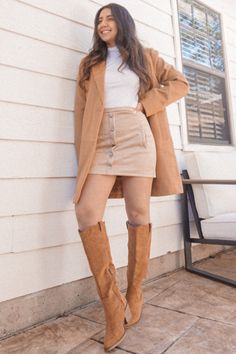 Camel Boots Outfit, Monochromatic Outfit Ideas, Outfit Ideas Beige, Black Thigh High Boots Outfit, Knee High Boots White, Tan Boots Outfit, Calf Boots Outfit, High Boots White, Suede Skirt Outfit