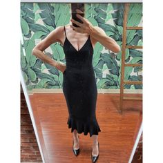 Nwot Fabulous Norma Kamali Slip Dress. V-Neck, Spaghetti Straps, Slim Fit With Midi Fishtail Hem That Hits Mid-Calf. Bodice To Hem Measures 38.5", Bust Measures 10.5" Flat Across Chest, Hem Sweep Measures 27.5" Flat, Back Measures 38" From Top Edge To Hem. Material Is 95% Polyester, 5% Spandex And Super Bouncy. Never Worn, Excellent Like-New Condition, So Fab And Flirty! Norma Kamali, Mid Calf, Spaghetti Strap, Bodice, Slip Dress, Spaghetti, Midi Dress, Like New, Slim Fit