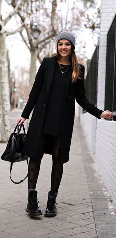 Stil Rock, Vinter Mode Outfits, Black Jewellery, Zara Boots, Long Black Coat, Mode Casual, Looks Black