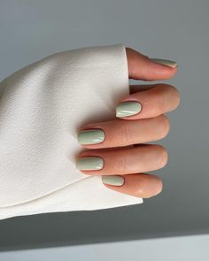 Mint Green Nails, Mint Nails, Kutek Disney, Green Nail Polish, Simple Gel Nails, Smink Inspiration, Green Nail, Casual Nails, Makijaż Smokey Eye