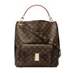 ® Description: The Metis Monogram delivers with an attitude. This Monogram canvas city bag features two removable straps, enabling it to be carried in the hand, on the arm, or over the shoulder. Equally versatile as it is elegant, this contemporary bag marries the House’s heritage of savoir-faire with a perfectly tailored to any modern ... Louis Vuitton Speedy Bandouliere, Lv Bags, City Bag, Modern Lifestyle, Louis Vuitton Speedy, Lv Bag, Monogram Canvas, Leather Handle, Paper Shopping Bag