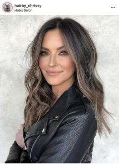 Brunette Hair With Highlights, Brunette Balayage Hair, Brown Hair Balayage, Balayage Brunette, Hair Color And Cut, Hair Inspiration Color, Hair Strand, Hair Inspo Color, Brown Hair Colors