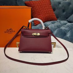 HM Mini Kelly Burgundy For Women Gold Toned Hardware 7.5in/19cm Hermes Mini Kelly Colors, Burgundy Kelly Bag, Mini Kelly Outfit, Mini Kelly Hermes, Mini Kelly Bag, Tas Hermes, Kelly 25, Burgundy Bag, Mini Kelly