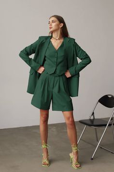 Emerald Pleated Shorts, Women Bermuda Shorts, Green Bermuda Suit, Dark Green Suit, Formal Suit, Wedding Guest, Bridesmaids Set, Party ⭐Size: Please write your chest, waist, hips, height, and we will make a suit to your individual measurements! After you place your order, we may ask you for additional measurements. We do this to ensure that the suit fits you perfectly👌😊 ⭐Our fabric: We have used a premium quality suiting fabric.  ⭐Shipping: ✈️We have two shipping options that we can offer: Free Dark Green Formal Outfit, Masculine Bridesmaid Outfits, Wedding Guest Set Outfit, Masculine Wedding Outfit, Women Suit Wedding Guest, Green Notch Lapel Pantsuit For Party, Fitted Green Sets With Short Length, Green Fitted Short Sets, Tailored Green Sets For Summer