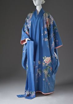 Moda Kimono, Embroidery Kimono, Victorian Dresses, Paul Poiret, Classic Dresses, Charles James, Thread Needle, Period Outfit