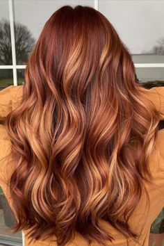 Ginger Balayage, Ginger Brown Hair, Bright Copper Hair, Dark Ginger Hair, Copper Hair Color, Hair Color Auburn, Hair Shades, Penteado Cabelo Curto