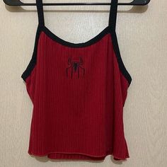 Red And Black Spider, Spiderman Girl, Spiderman Shirt, Haine Diy, Black Color Hairstyles, Color Hairstyles, Black Spider, Crop Top Outfits