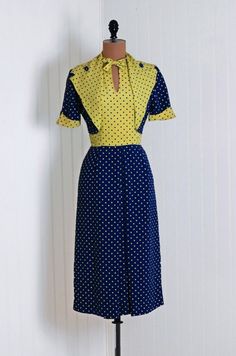 1940s dress. Istoria Modei, Fashion 40s, Stil Inspiration, Vintage Couture