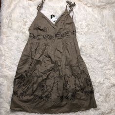 Hale Bob Brown And Black Floral Embroidered Sundress Size Medium New With Tags I Accept Lowball Offers! Insta: Arrowhead_john Brown Embroidered Cotton Dresses, Embroidered Sundress, Bob Brown, Graphic Print Dress, White Shift Dresses, Black Satin Dress, Long Sleeve Shift Dress, Embroidered Maxi Dress, Tan Dresses