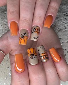 Thanksgiving nail art 🦃 Nail Ideas Fall, Fall Thanksgiving Nails, Holloween Nails, Thanksgiving Nail Designs, Thanksgiving Nail Art, Simple Fall Nails, Fall Gel Nails, Pumpkin Nails