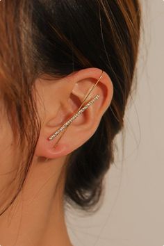 jury Stick Cubic Hook Earring | Earrings for Women | KOODING Badass Outfit, Cool Ear Piercings, Accessories Ear, Modern Gold Jewelry, Korean Earrings, Korean Clothing, Silver Jewelry Fashion, Minimal Jewelry, Stylish Earring