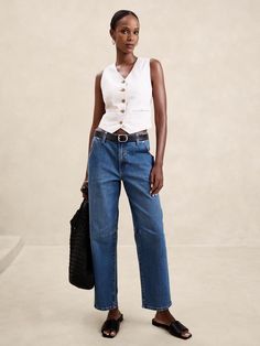 Mid-Rise Barrel Jean | Banana Republic Factory Barrel Jeans Outfit, Banana Republic Outfits, Barrel Jeans, Mix Match Outfits, Stylist Outfit, Comfort Fashion, Travel Comfort, Outfit Chic, Banana Republic Jeans