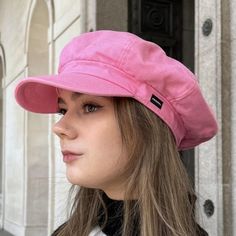 Our CRAGGI Pink washed denim Baker Boy cap is made from a cool cotton canvas fabric and features a matching lining inside to prevent any scratching. This hat is a perfect fashion accessory for a day around town,holidays,Festivals,concerts and nights out with friends.  The washed denim fabric gives the cap a slight sun kissed faded appearance. One Size - 55cm-60cm with an elasticated back for a perfect fit. The Peak protects the eyes and face from the sun and rain.  100% Cotton soft and durable o Casual Outdoor Beret, Casual Cotton Flat Cap Beret, Trendy Flat Cap Baseball Cap For Outdoor, Casual Cotton Beret Flat Cap, Spring Casual Flat Cap Beret, Casual Spring Beret Flat Cap, Casual Visor Beret For Spring, Spring Casual Visor Beret, Adjustable Cotton Casual Beret