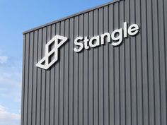 the sign on the side of a building that says stangle