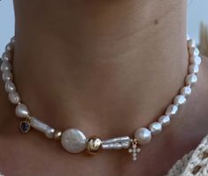 Necklace Beaded, Pearl Jewelry, Diy Jewelry, Choker, Long Dress, Pearl Necklace, Jewelry Design