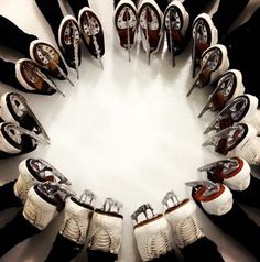 many pairs of shoes are arranged in a circle