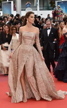 Alessandra Ambrosio in Zuhair Murad/Cannes Film Festival 2018 Golden Dresses, Beautiful Ball, Evening Fashion, Dresses Yellow, Boss Outfit, Oscar Dresses