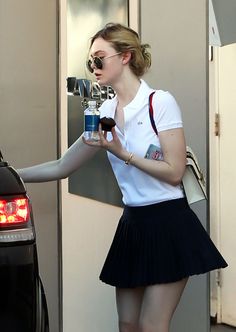 Elle Fanning Style, Dakota And Elle Fanning, Polo Shirt Outfits, Polo Outfit, Camille Rowe, Elle Fanning, Mode Inspo, 가을 패션