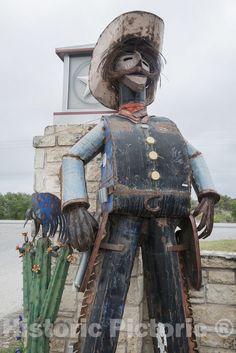 Marble Falls, TX Photo - Metal Yard Art for Sale at The Pottery Ranch Pottery Store in Marble Falls, TX Marble Falls Texas, Scrap Recycling, Pottery Store, Marble Falls, Metal Yard Art, Metal Art Welded, Metal Art Sculpture, District Of Columbia, Historical Characters