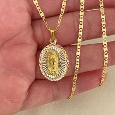 Gold Mexican Necklace, 90s Core, Lady Of Guadalupe Necklace, Flat Necklace, Guadalupe Necklace, Aqua Party, Dope Jewelry Accessories, Vintage Style Christmas, Mother's Day Jewelry