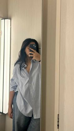 Boyfriend Shirts, Streak Ideas, Traditional Aesthetic, Desi Fashion Casual, Casual College Outfits, Trendy Dress Outfits, Stylish Photo Pose