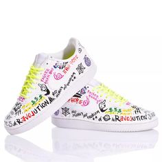 Nike Full Graffiti is the custom sneaker for both men and women in full street style, completely hand-drawn and covered in graffiti, just like in the most famous street neighborhoods in the world. Perfect for your bold and outgoing style, also thanks to the fluorescent yellow lace. Nike Full Graffiti will also be provided with its original white lace. Funky White Custom Sneakers For Streetwear, Sporty High-top Sneakers With Graffiti Print, Graphic Print Skate Shoes For Streetwear, Casual Custom Sneakers With Graffiti Print And Round Toe, Casual Custom Sneakers With Graffiti Print, Urban Skate Shoes With Graphic Print And Lace-up, Multicolor Logo Print Sneakers For Streetwear, Urban Multicolor Skate Shoes For Streetwear, Urban High-top Sneakers With Graffiti Print