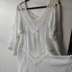 Hobo Chic Elegant Beach Tunic For Spring, Elegant Summer Tunic For Day Out, Elegant Tunic For Summer Day Out, Elegant Short Sleeve Tunic For The Beach, Elegant Short Sleeve Beach Tunic, Elegant Summer Cotton Tunic, Chic White Tunic For Day Out, Fitted Spring Beach Tunic, Elegant Tunic Beach Dress