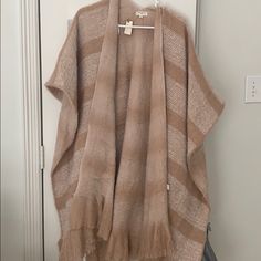 Nwt Pastel Pink Open Poncho From World Market. Casual Fall Beach Cape, Biblical Costumes, Open Poncho, Festival Poncho, Tory Burch Ballet Flats, Turtleneck Poncho, Blanket Poncho, Olive Green Dresses, Wool Poncho