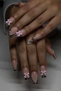 Leopard nails Cheetah Print French Nails, Cheetah Hello Kitty Nails, Nails With Bows And Pearls, Nail Leopard Design, Nail Ideas Cheetah Print, Leopard Nails Pink, Leopard Acrylic Nails, Leopard Nails Designs, Leopard Print Nail Designs