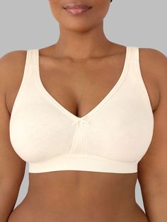 The Fruit of the Loom Plus Size Beyond Soft Wireless Cotton Bra features full coverage unlined cups that are lightweight and breathable. Wireless Bras For Large Bust, Best Wireless Bra For Large Bust, Best Bras For Large Bust, Best Plus Size Bras, Bra Deals, Bra Design, Most Comfortable Bra, Cotton Bra, Comfortable Bra