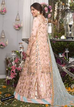 Designer Wedding Party Dress in Peachy Pink Color Nameera By Farooq, Punjabi Suits Designer, Pakistani Party Wear Dresses, Pakistani Party Wear, Shilpa Shetty, Pakistani Salwar Kameez, Chiffon Collection, Wedding Party Dress, Embroidery Suits Design