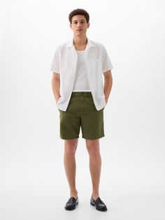 Soft linen-cotton shorts.  Button closure, zip fly.  Front slant pockets, back button-welt pockets.  * Fit: Relaxed.  An easy silhouette throughout.  Hits above the knee.  Models are 6′1″–6′2″ 185 cm–188 cm) with a 31″ 79 cm) waist & 32–33″ 81 cm–84 cm) inseam & are wearing Gap Gap Linen Bottoms With Pockets, Linen Shorts With Welt Pockets For Work, Linen Workwear Shorts With Welt Pockets, Relaxed Fit Cargo Shorts For Spring, Relaxed Fit Shorts With Patch Pockets, Spring Cargo Shorts With Relaxed Fit, Classic Shorts With Welt Pockets For Spring, Gap Linen Spring Bottoms, Spring Relaxed Fit Cargo Shorts