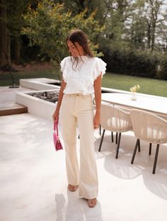 Beige Eugenie Jeans – Easy Clothes North America Beige Pants Outfit Women Summer, Beige Flare Jeans Outfit, Cream Flare Pants Outfit, Cream Pants Outfit Women, Beige Wide Leg Jeans Outfit, Cream Jeans Outfit Fall, Outfit Jeans Beige, Jean Beige Outfit, Beige Combination Outfit