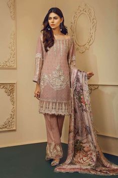 Chiffon Outfit, Baroque Dress, Chiffon Suit, Pakistani Party Wear, Chiffon Collection, Pakistani Bridal Wear, Indian Clothes, Light Pink Color, Desi Fashion