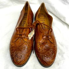 Vintage Romano Made In Brazil Leather Loafers Are In Good Never Worn Condition But Has Been Tried On Ladies Sz 7 Brown Leather Loafers, Shoes Vintage, Frog And Toad, Made In Brazil, Toad, Leather Loafers, Tan Brown, Flat Shoes Women, Loafer Flats