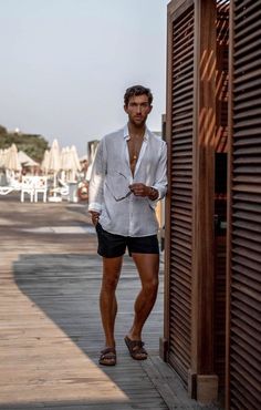 Italian Fashion Summer, Italian Mens Fashion, Beach Outfit Men, Mens Summer Outfits, Mens Casual Outfits Summer, Italy Outfits, Linen Shirts, Linen Shirt Men