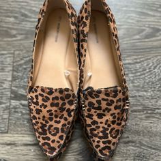 Excellent Condition. Never Worn Trendy Brown Slip-on Flats, Trendy Brown Flats For Work, Trendy Brown Slip-on Loafers, Brown Flat Loafers For Fall, Brown Flats For Fall, Trendy Brown Flats With Almond Toe, Trendy Brown Almond Toe Loafers, Trendy Brown Almond Toe Flats, Brown Medium Width Flats For Fall