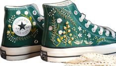 Vintage Embroidered Low-top Sneakers, Spring Embroidered Sneakers, Embroidered Sneakers For Spring, Embroidered Closed Toe Sneakers For Spring, Vintage Sneakers With Embroidered Logo For Spring, Casual Spring Sneakers With 3d Embroidery, Casual Sneakers With 3d Embroidery For Spring, Small Flower Embroidery, Chuck Taylor Converse