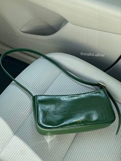 Thrifted Handbags, Green Bag Aesthetic, Green Purses, Ring Handle Bag, Green Handbag, Green Purse, Mia 3