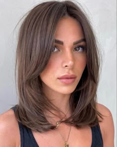 Brown Hair Inspo, Hairstyles For Layered Hair, Haircuts For Medium Hair, Haircuts Straight Hair, Penteado Cabelo Curto, Medium Hair Cuts, 가을 패션